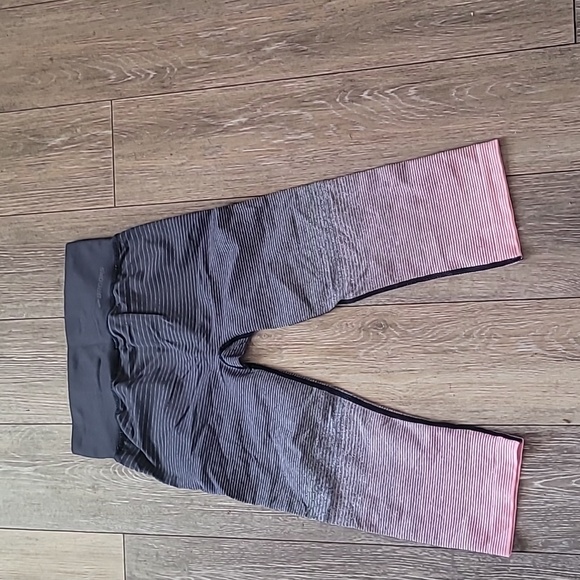 Excellent condition Brooks running capris. - Picture 5 of 7